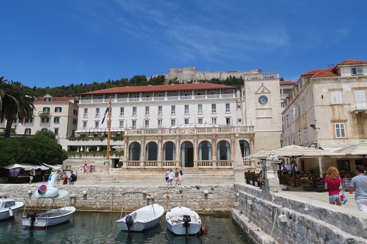 palace hvar