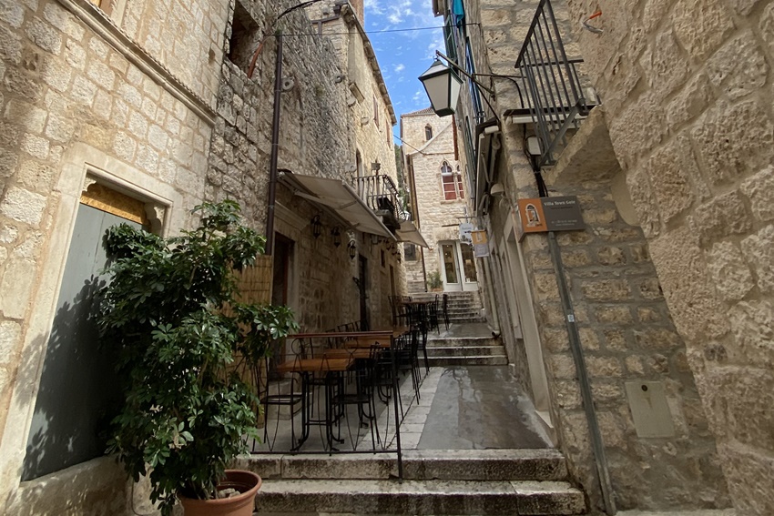 Shopping in Hvar